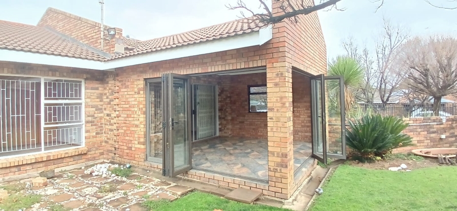 5 Bedroom Property for Sale in La Provance Free State